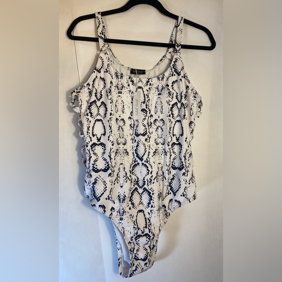 Edelqual One Piece Swimsuit High Cut with side Cutouts White‎ Snakeskin Size XXL - Picture 8 of 16